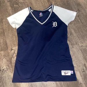Detroit tigers shirt